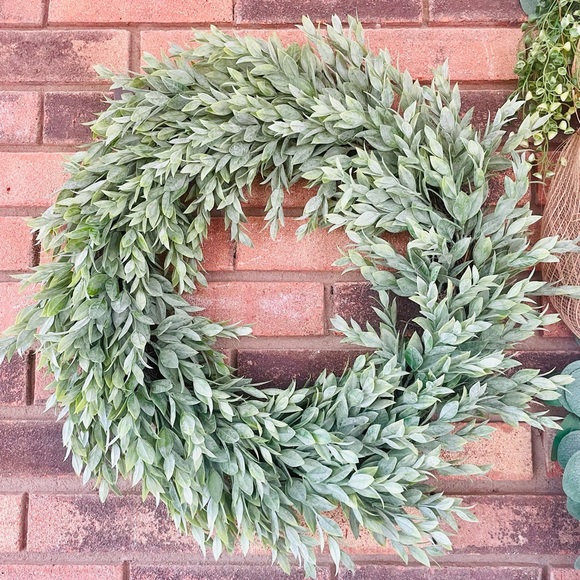 Rainwashed Leaves Wreath - Picture 5 of 13